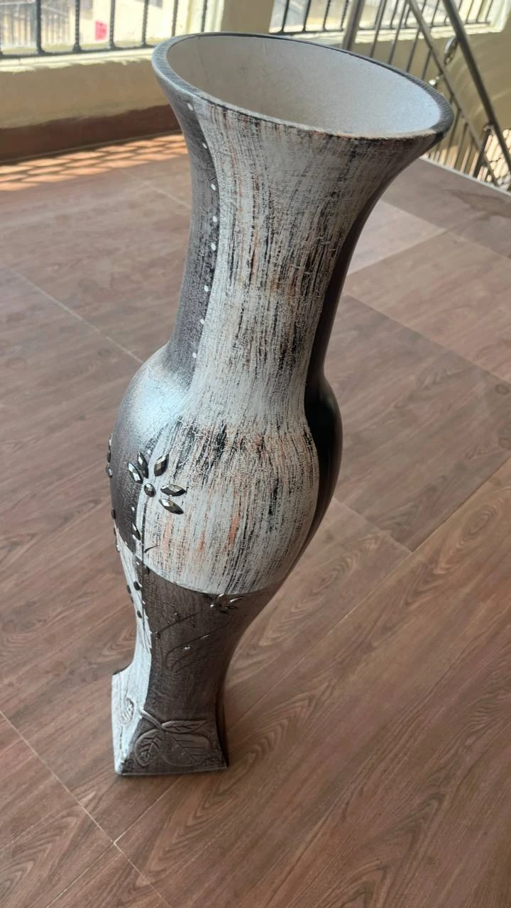 BIG FLOWER VASE
